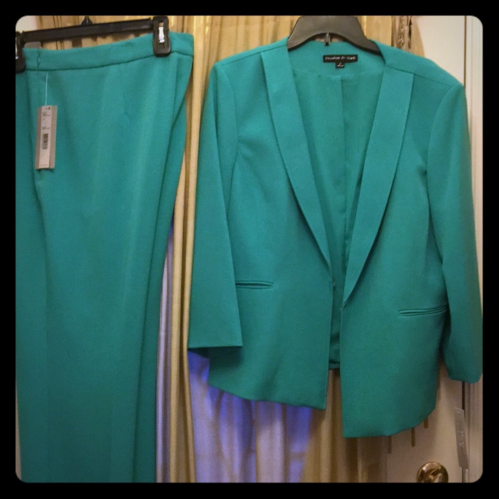 Preston  and York pant suit